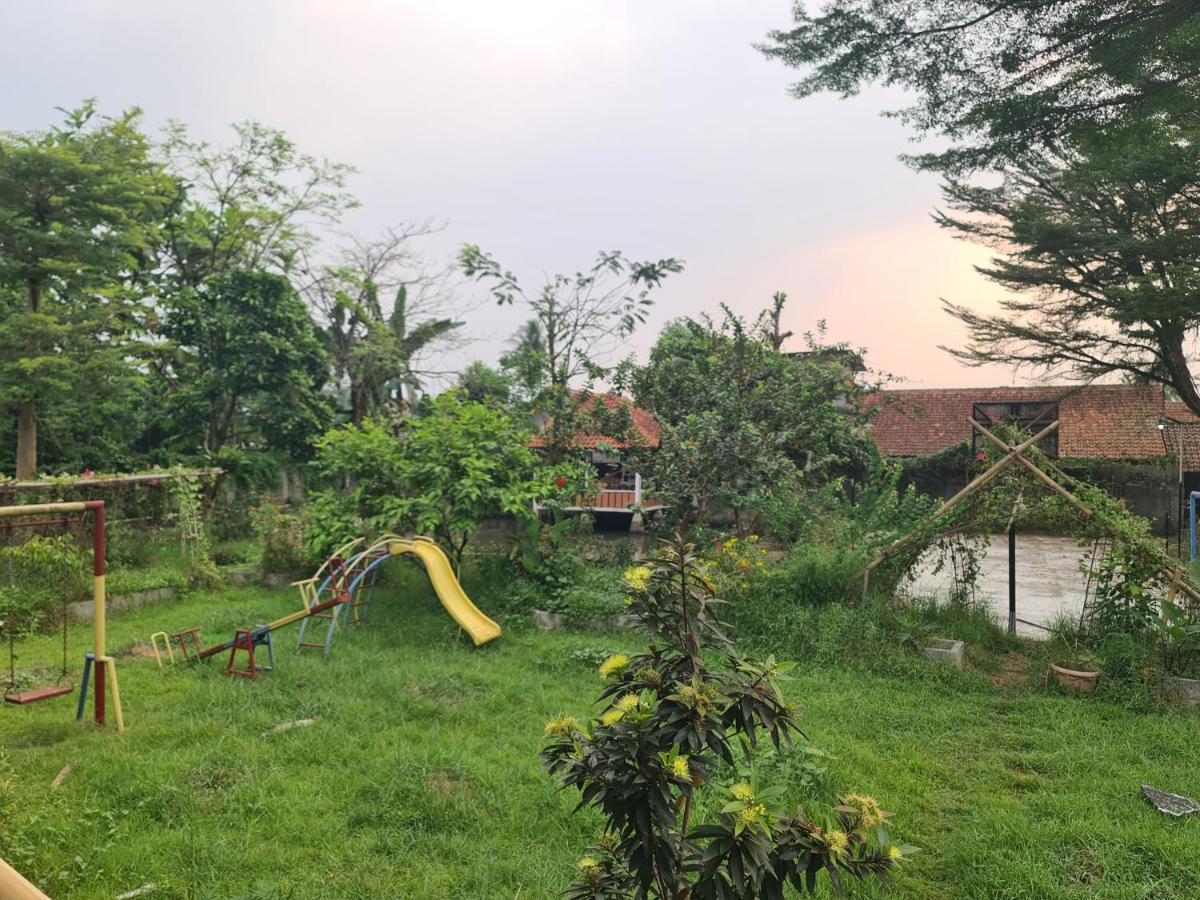 Villa Kampung Istal Pamijahan